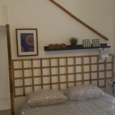 Guest house R & Freud