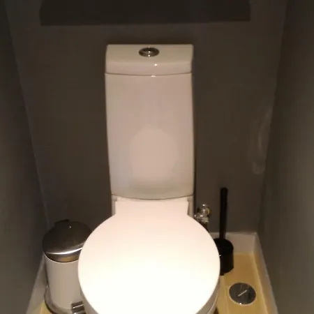 בית הארחה R & Freud 3*