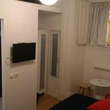 R & Freud Лісабон